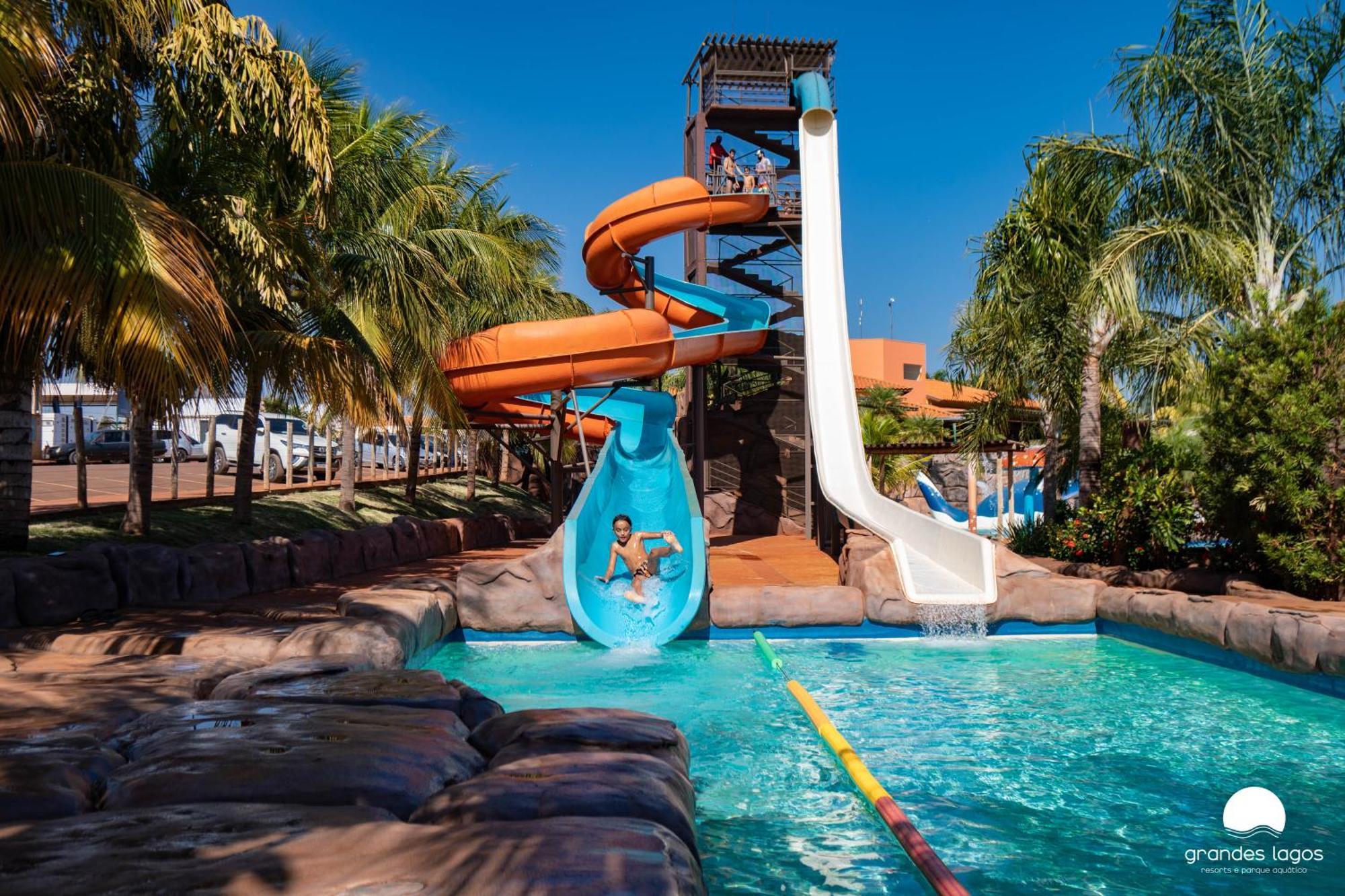 Grandes Lagos Resorts E Parque Aquatico Santa Clara d'Oeste Екстер'єр фото