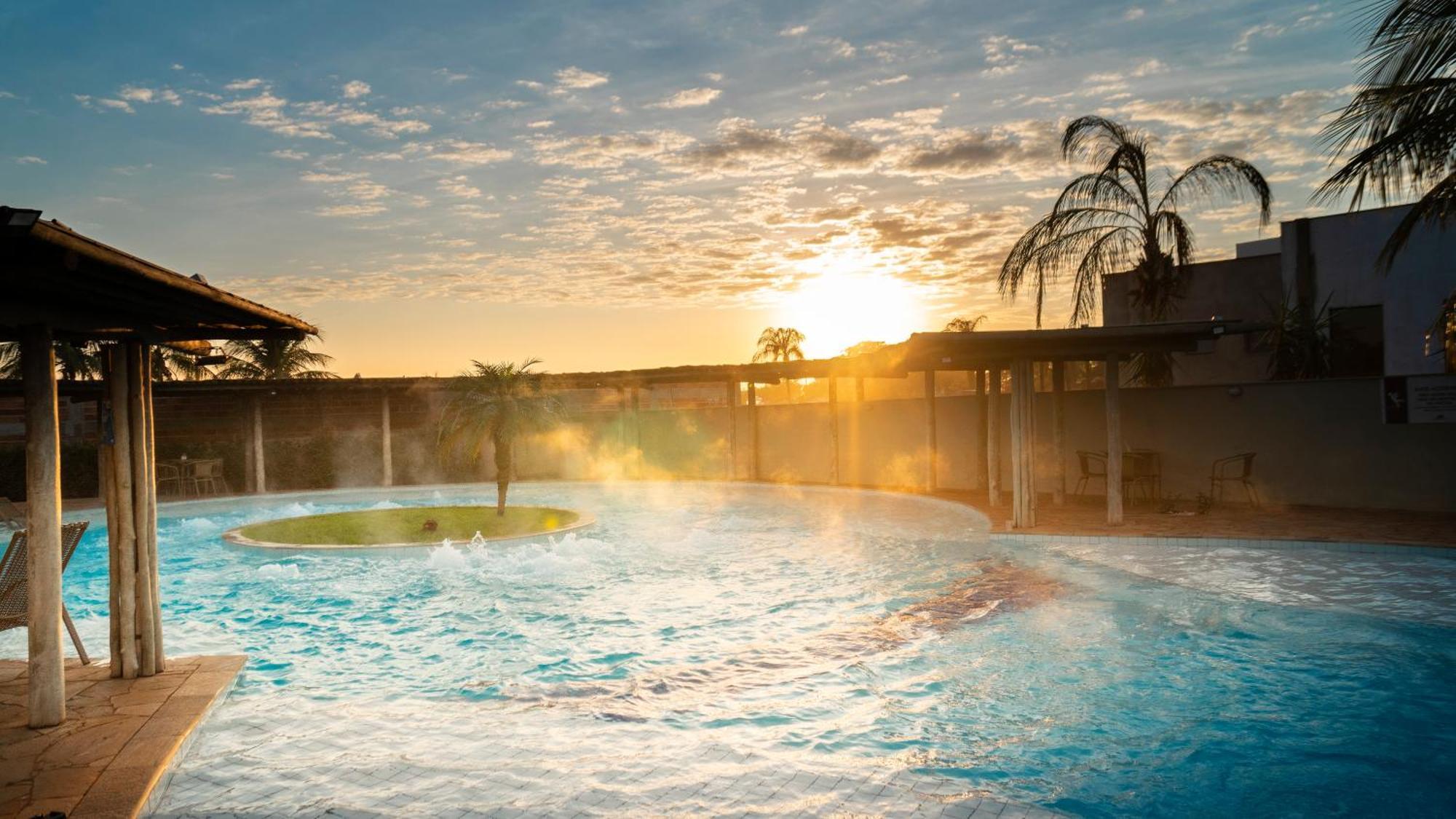 Grandes Lagos Resorts E Parque Aquatico Santa Clara d'Oeste Екстер'єр фото